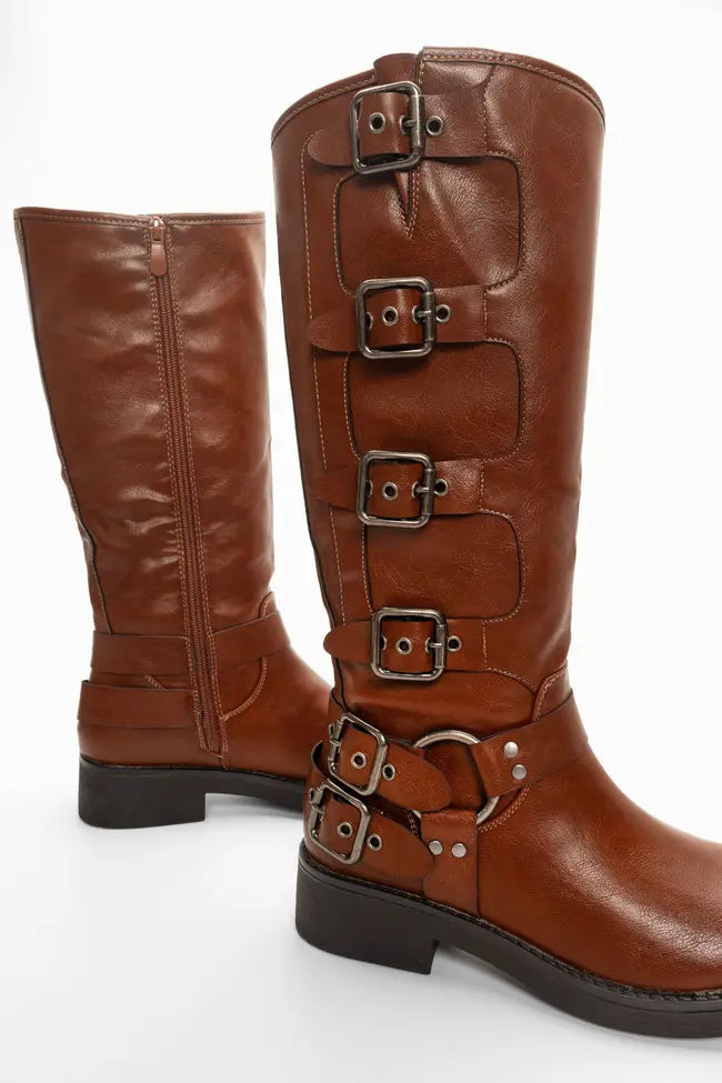 AISHA - Bota biker alta com fivelas