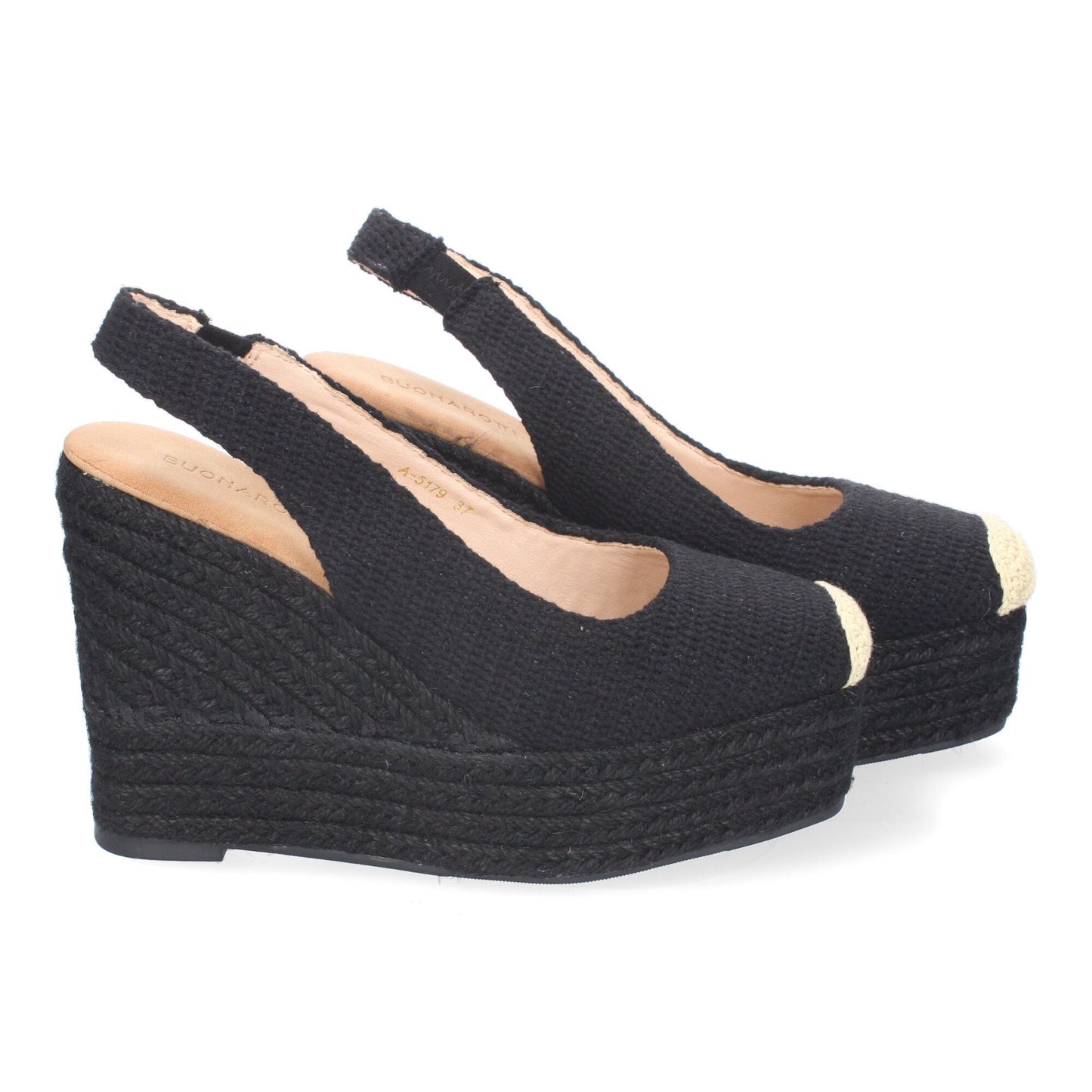 Valeria – Black Detail