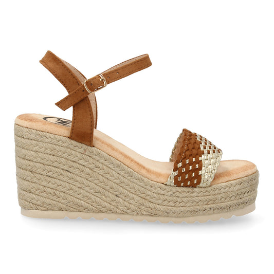 Isa – Camel Duo