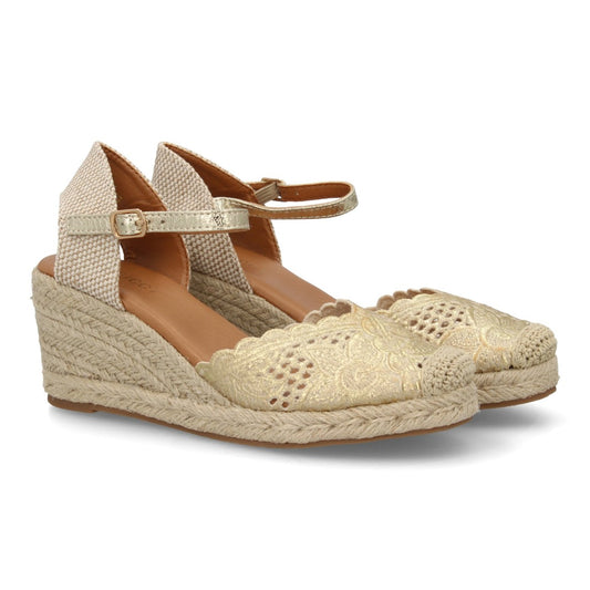 Sandalia de mujer Rosehill Aina en color Oro