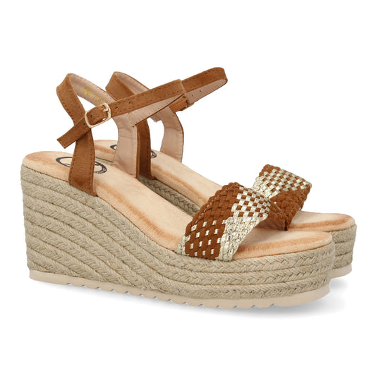 Isa – Camel Duo