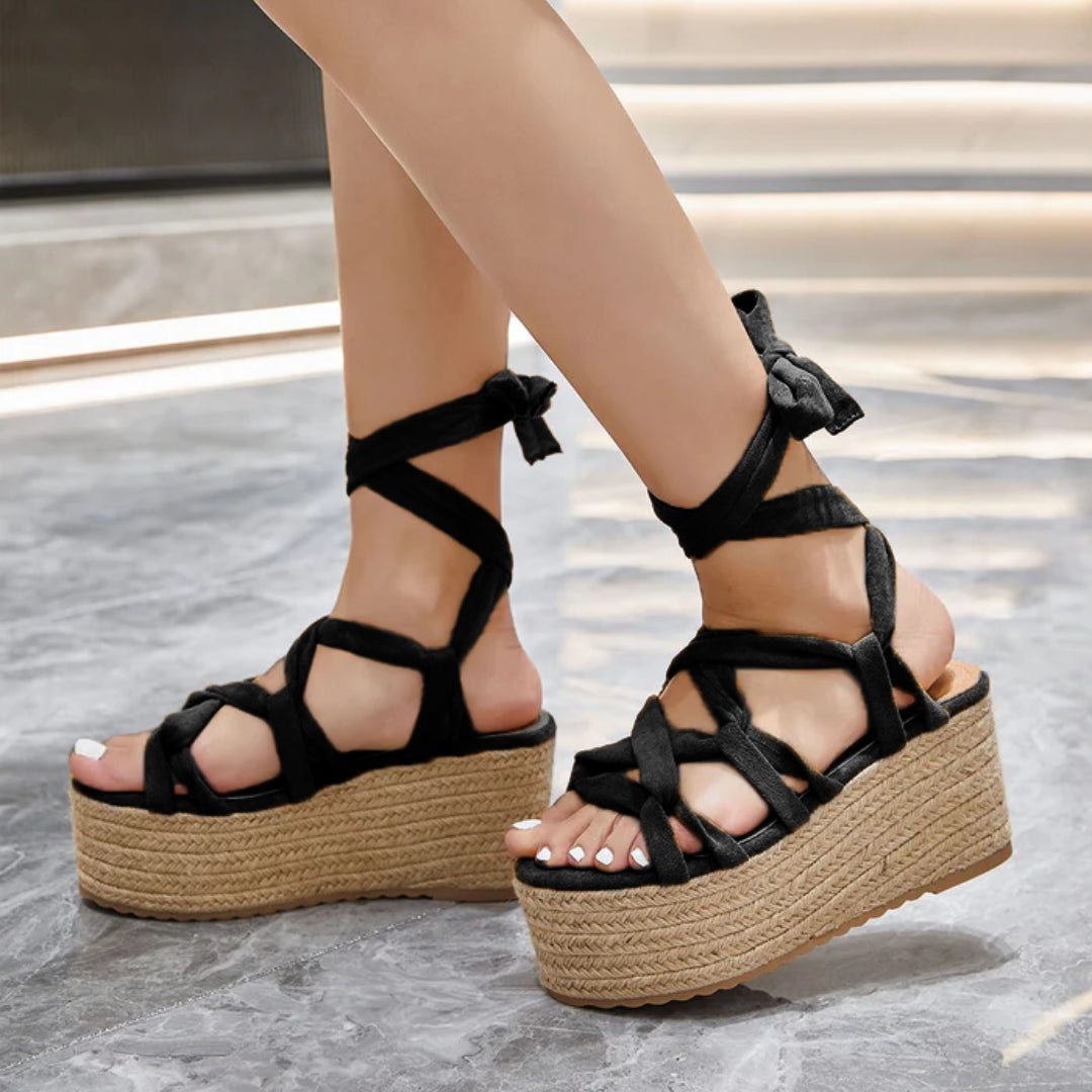 Sand lia preta Deva Black com plataforma esparto Rose Hill